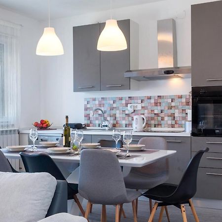 Apartment Kris Пула Екстериор снимка