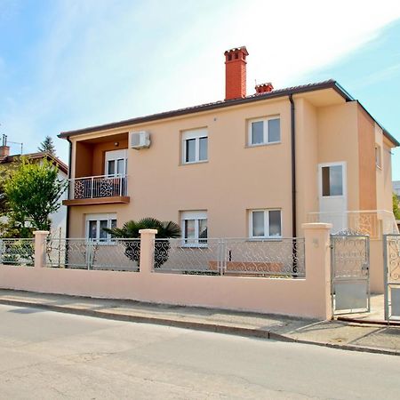 Apartment Kris Пула Екстериор снимка