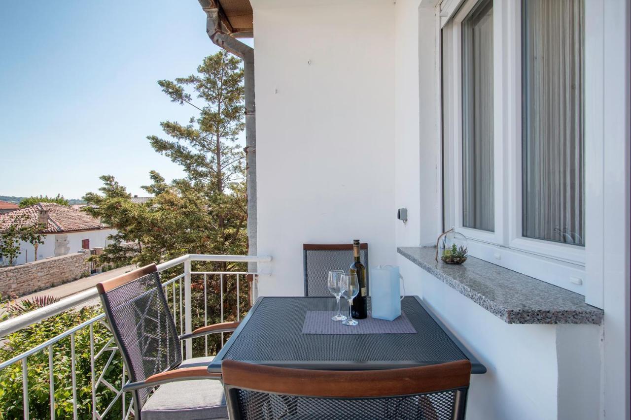 Apartment Kris Пула Екстериор снимка