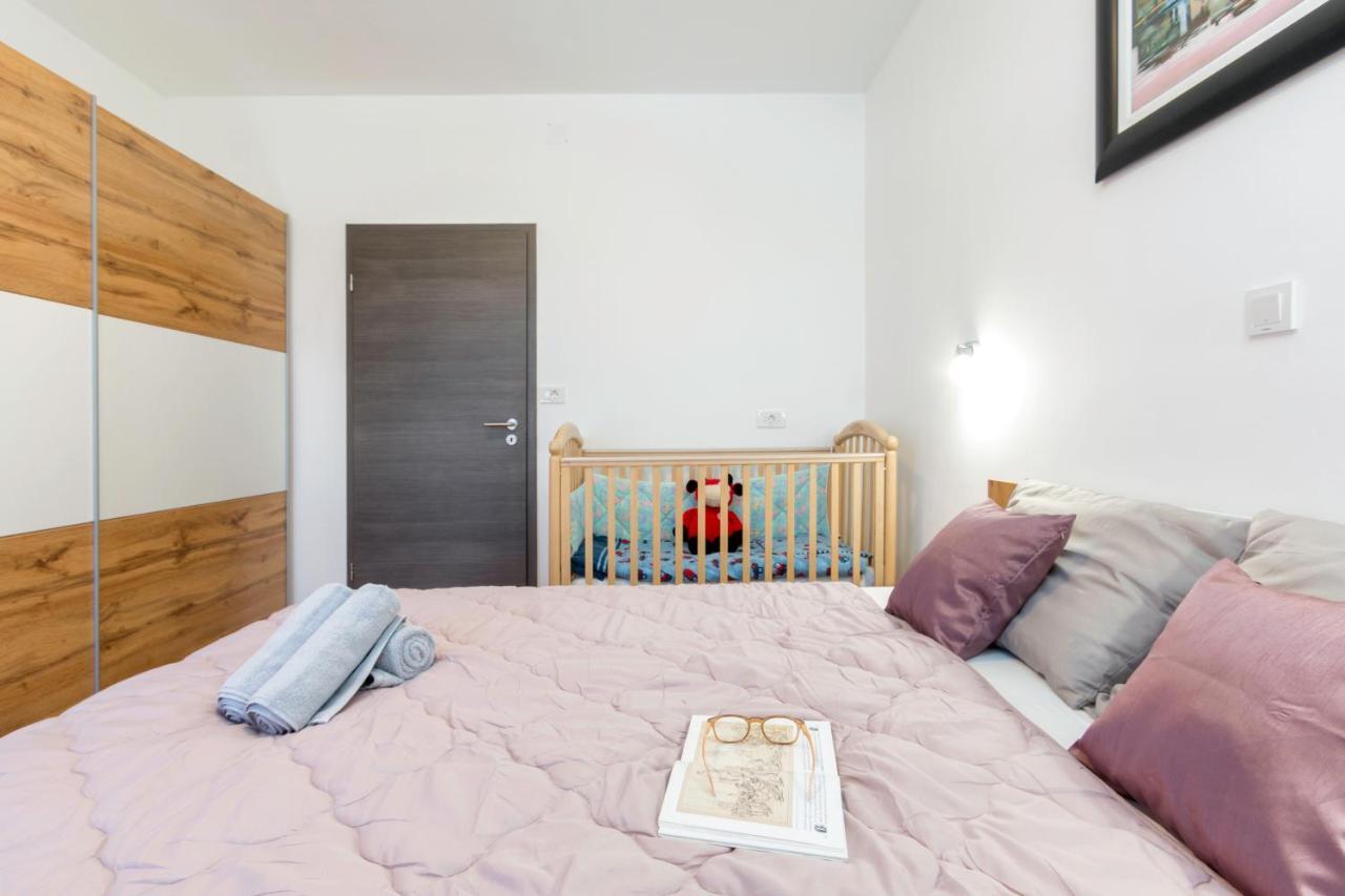 Apartment Kris Пула Екстериор снимка