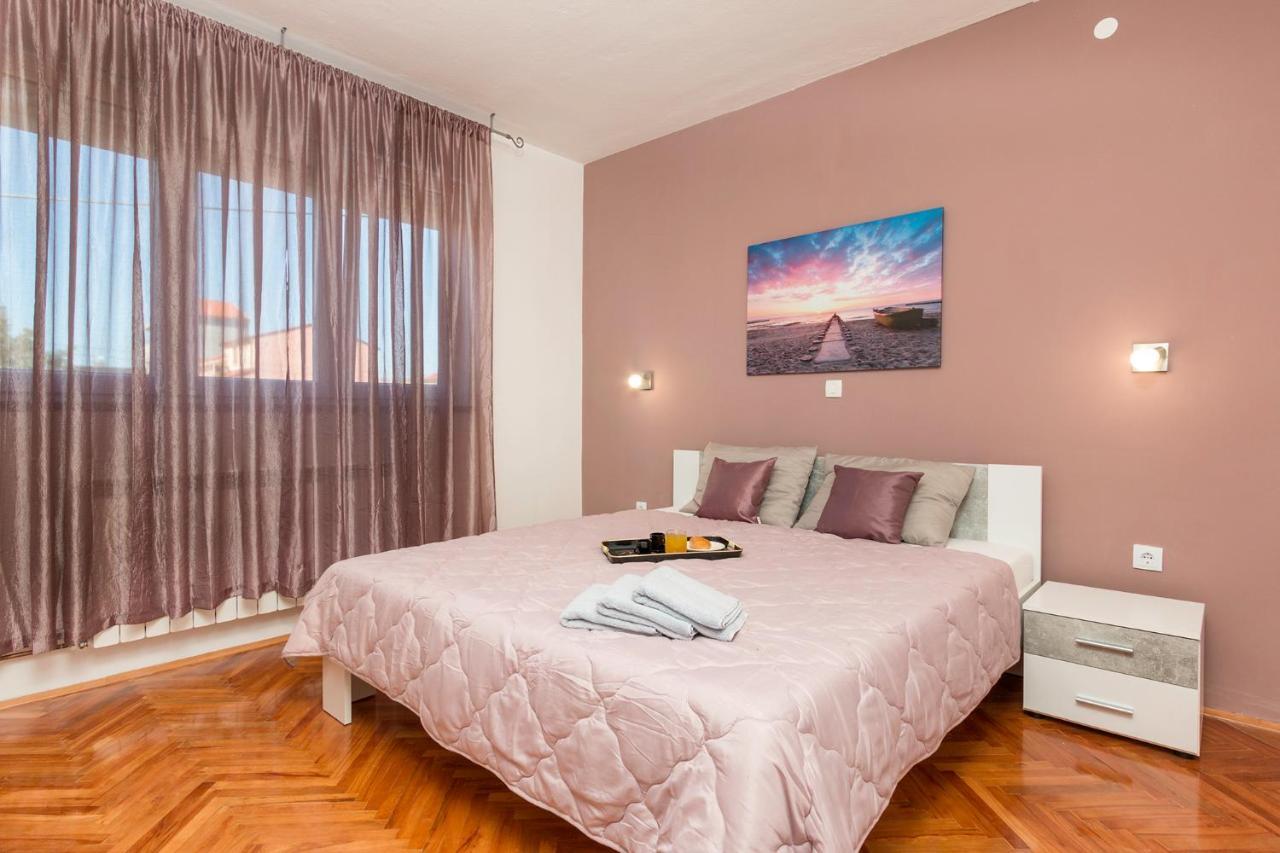 Apartment Kris Пула Екстериор снимка