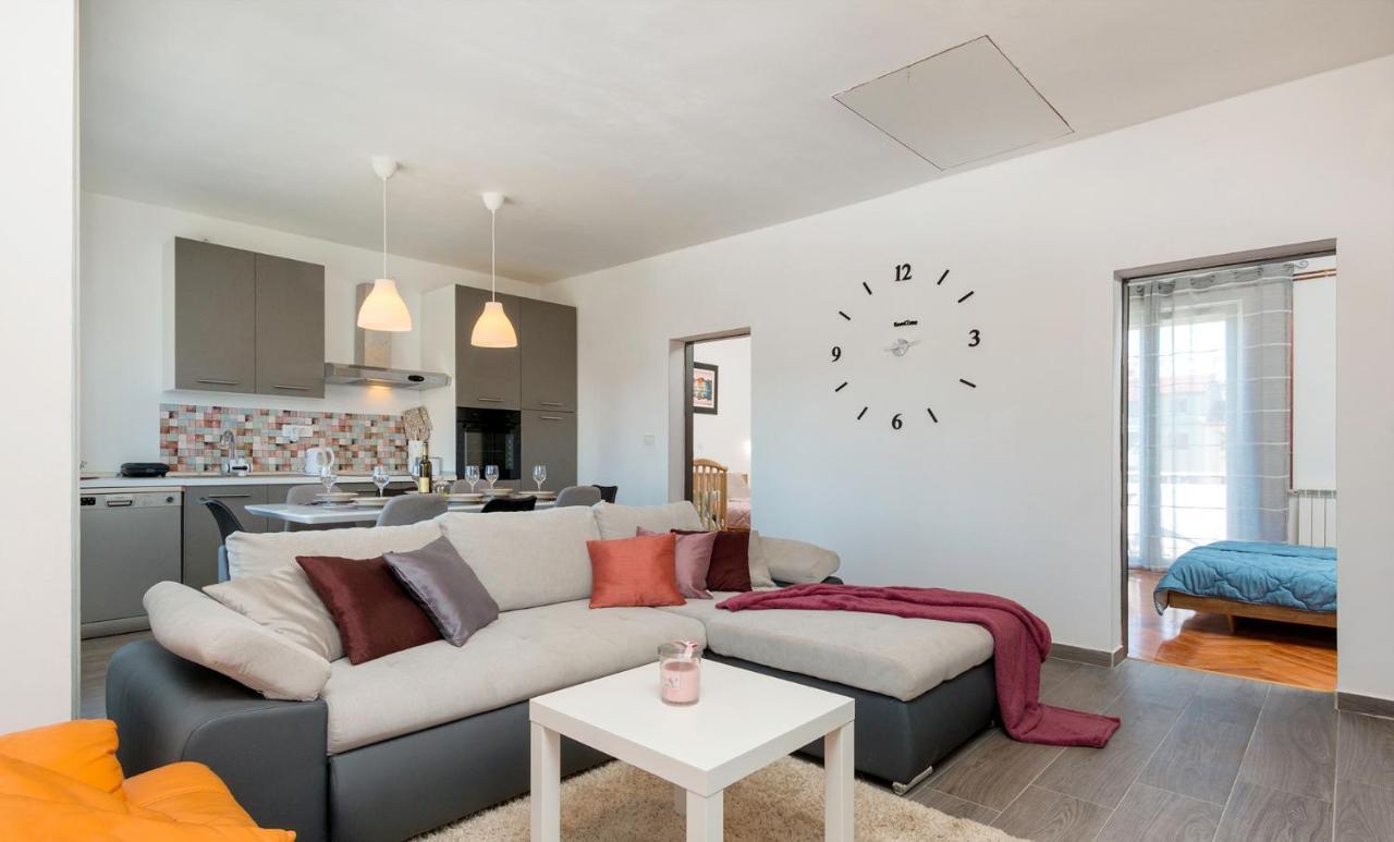 Apartment Kris Пула Екстериор снимка